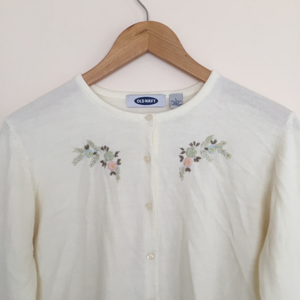 📦SOLD📦 Old Navy ivory cardigan w/flowers - Picture 1 of 8